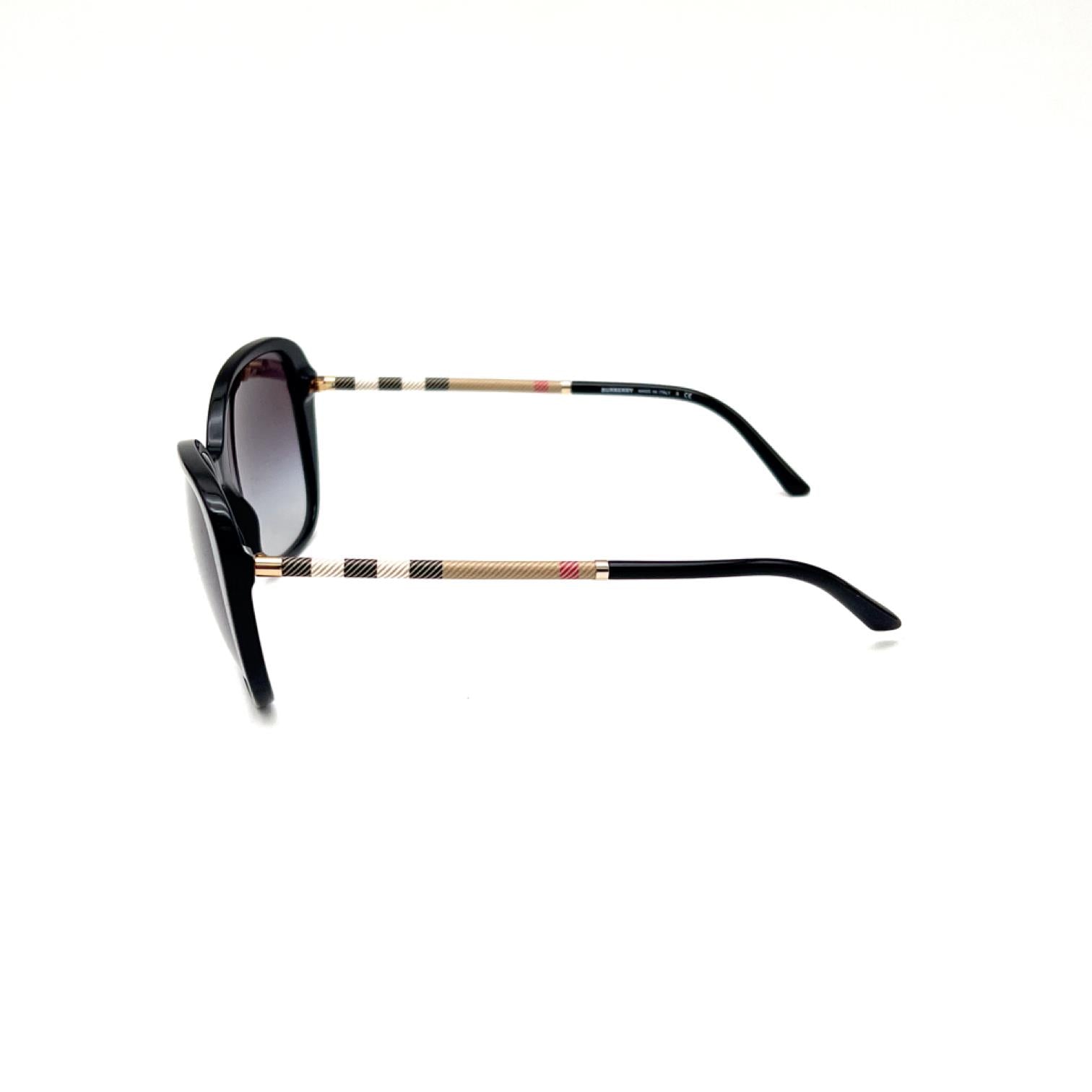 Burberry BE4235-Q 3001 8G Kadın Güneş Gözlüğü