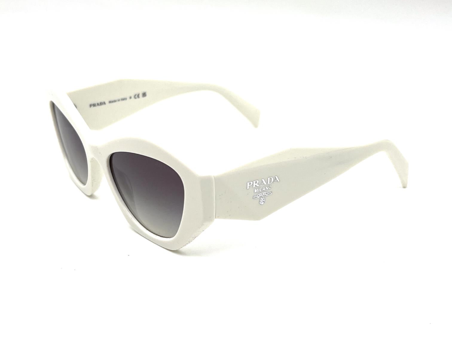 Prada PR 07YS 142130 Kadın Güneş Gözlüğü