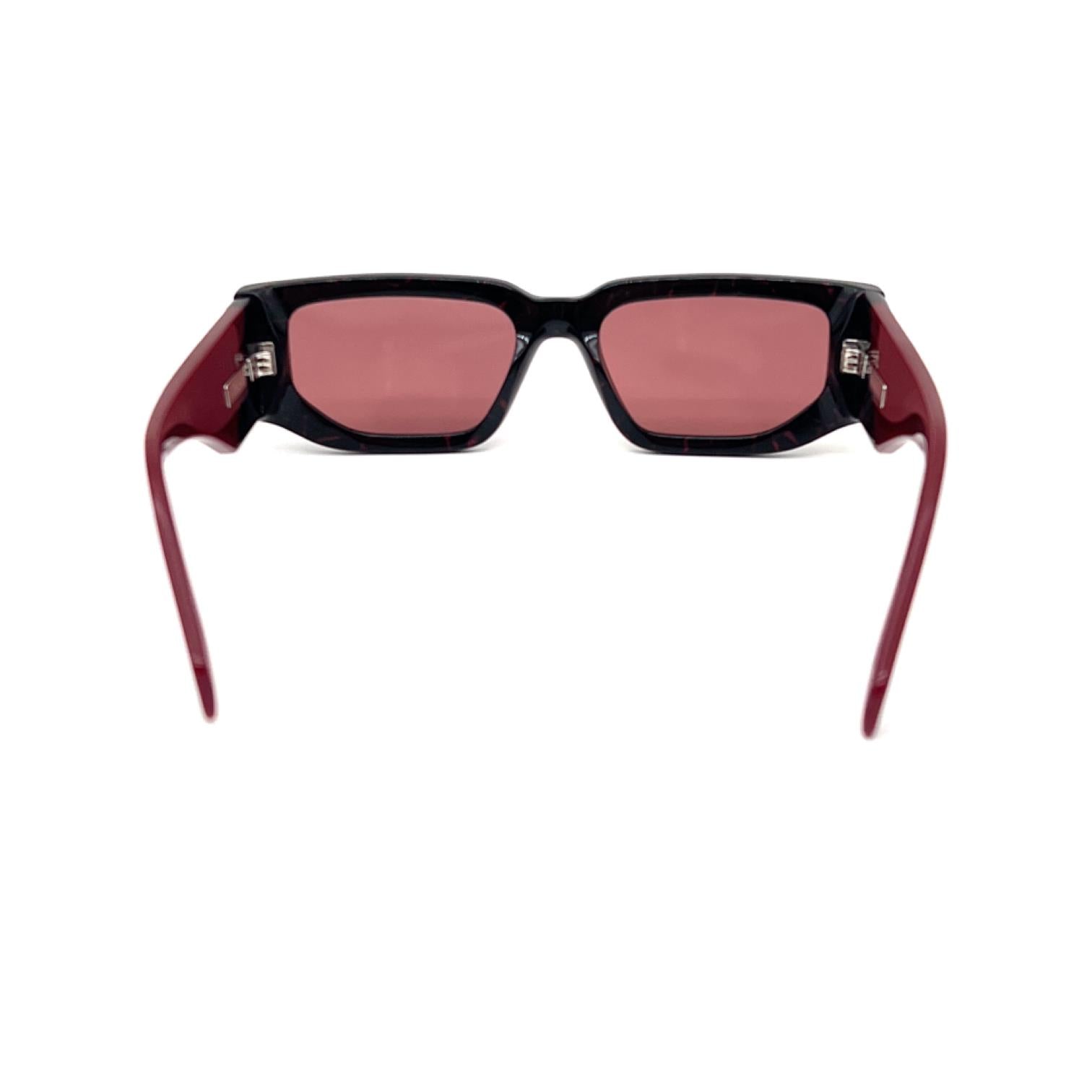 Prada PR09ZSF 11F08S Güneş Gözlüğü