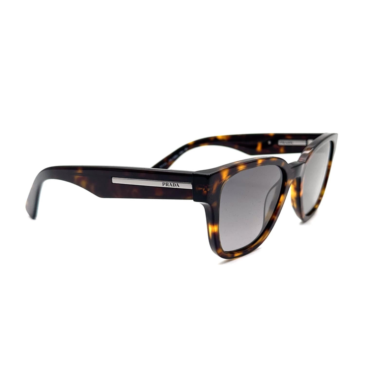 Prada PRA04S 19J09G Unisex Güneş Gözlüğü