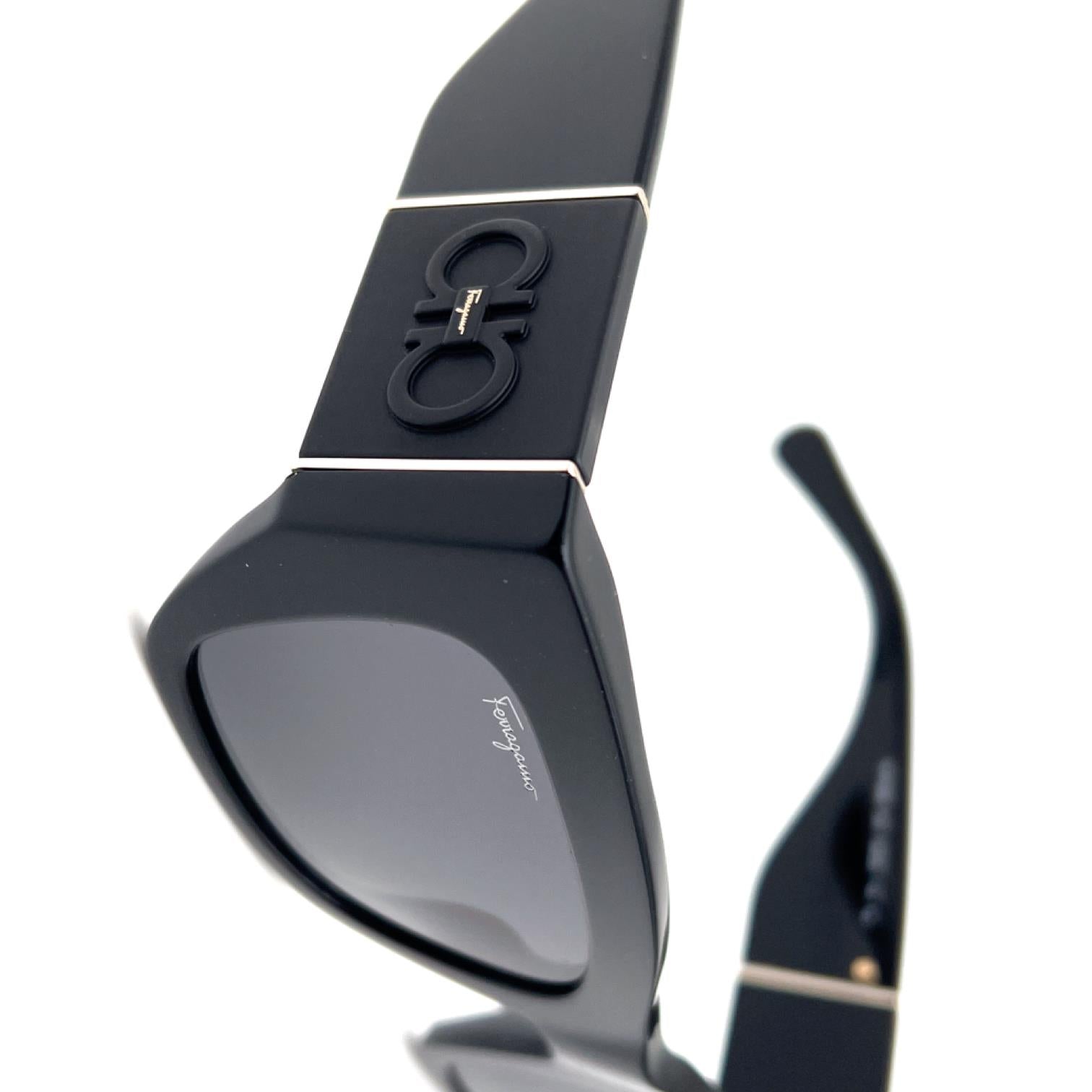 Salvatore Ferragamo SF1059S 001 Kadın Güneş Gözlüğü
